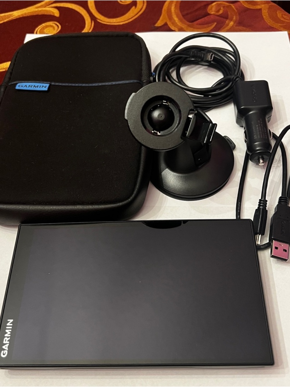 Garmin DriveSmart 65 MT Portable Navigator in Black - Excellent condition